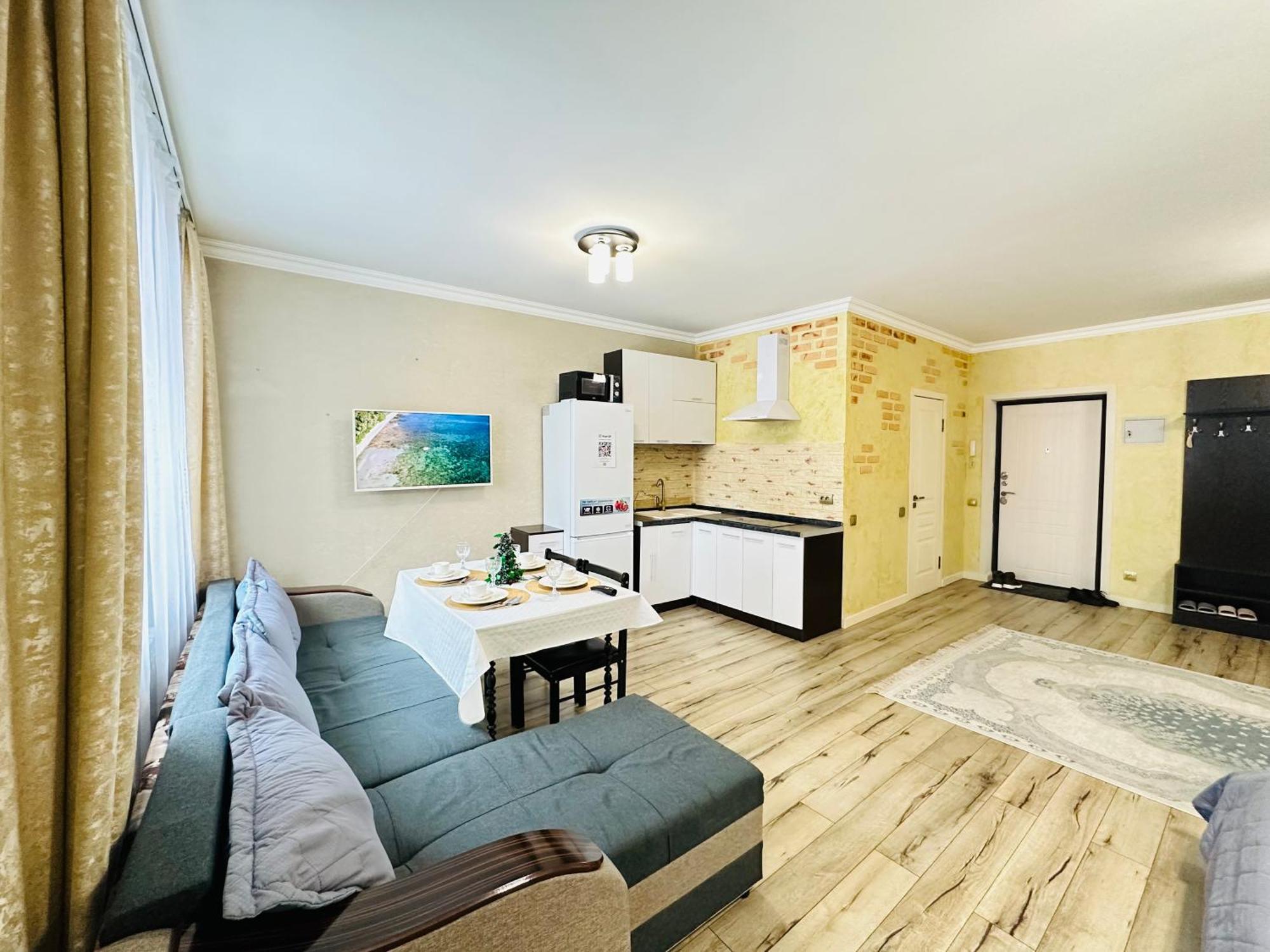 Vostochnyi Park Apartament In The Center Of Almaty Apartment Екстериор снимка