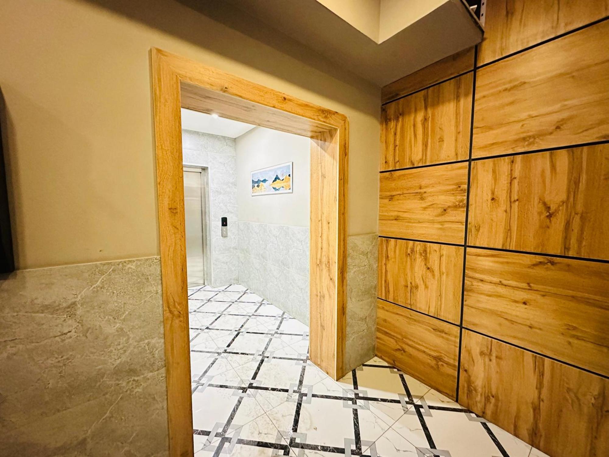 Vostochnyi Park Apartament In The Center Of Almaty Apartment Екстериор снимка