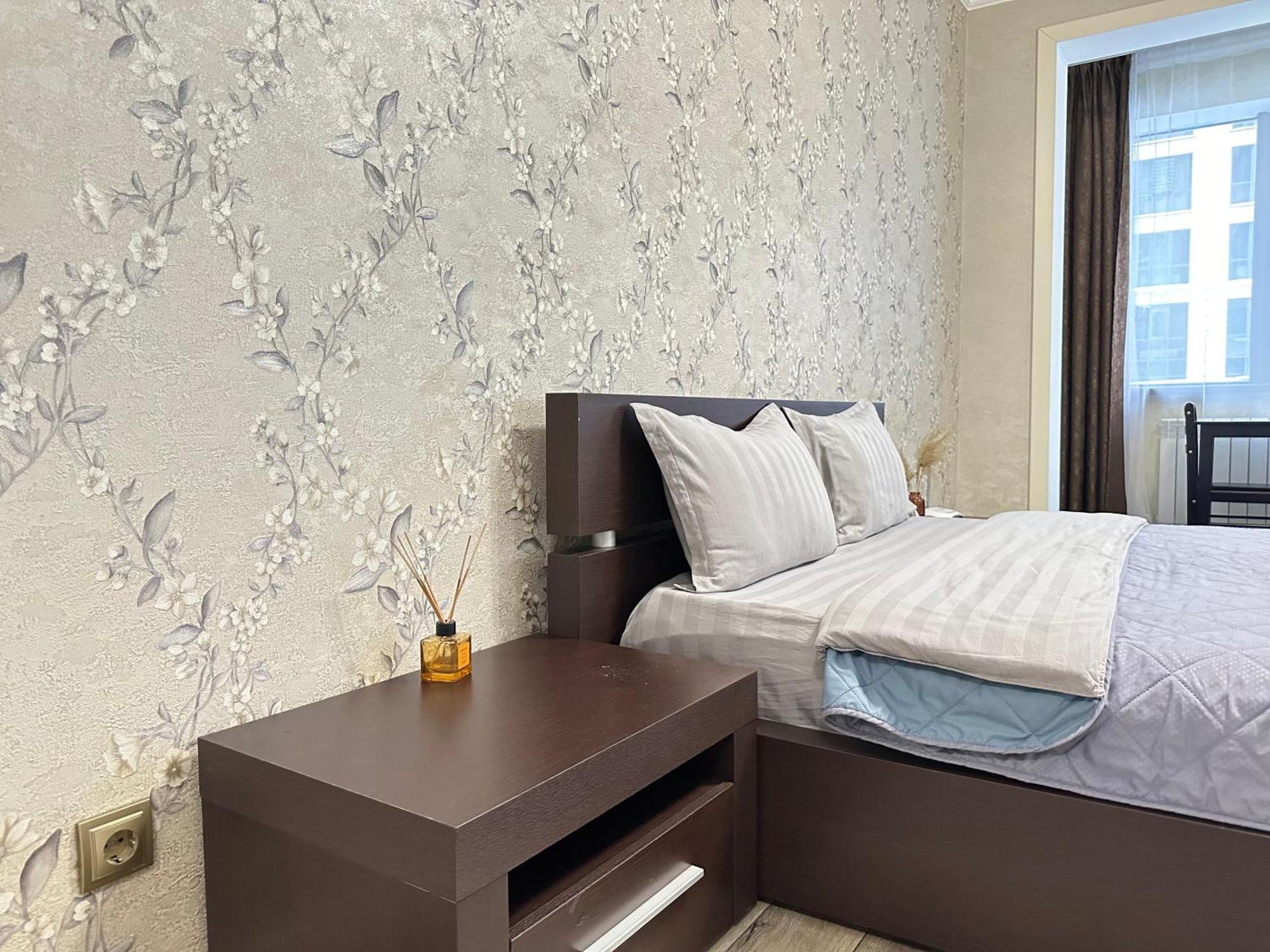 Vostochnyi Park Apartament In The Center Of Almaty Apartment Екстериор снимка